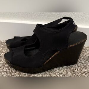 Women’s Simply Vera Vera Wang Wedge Sandals ~ Black Size 9 Med